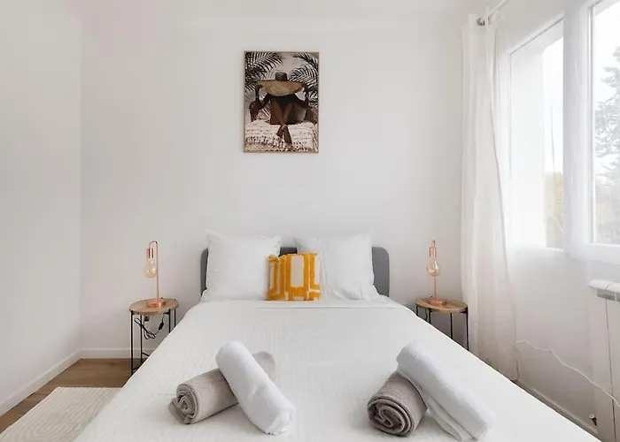 Elegant Flat Paris Cdg Expo